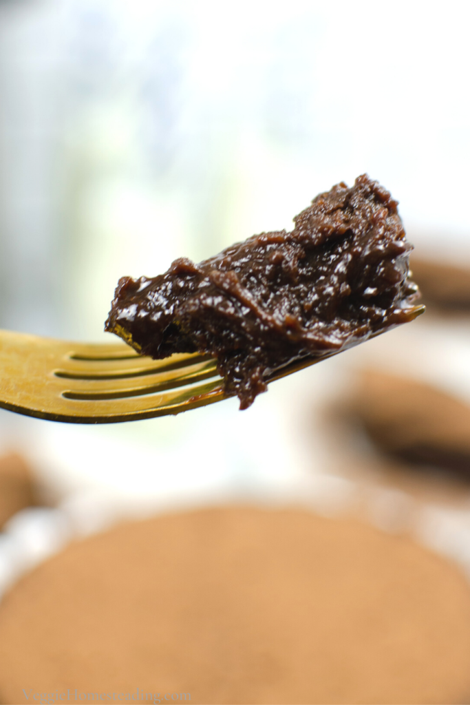 A deliciously fudgey chocolate cake made without flour and in the instant pot!