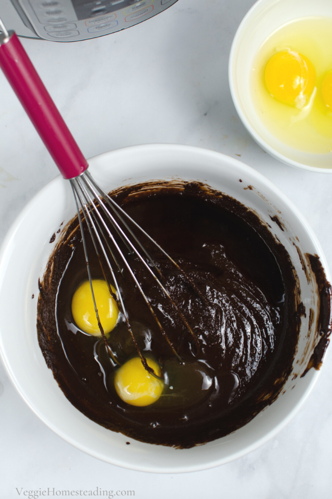 Making a fudgey, flourless cake in the Instant Pot is easy! 